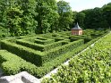 2015-05-21 16-53-47 Chateau de Breteuil-Le labyrinthe FGn